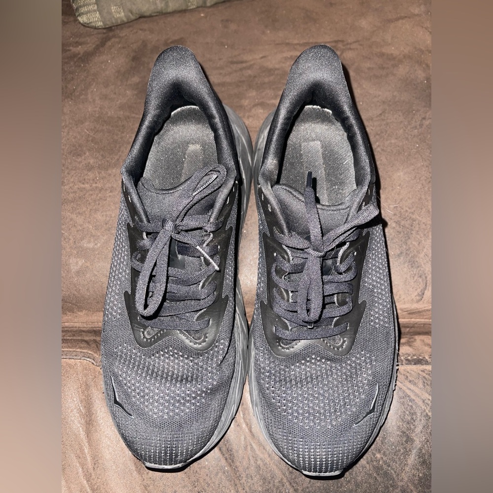 Hoka arahi 7 wide black size 9.5 womens